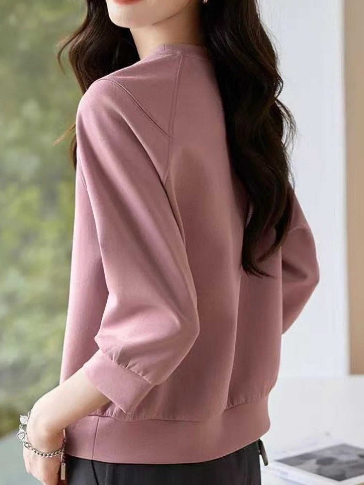 Sports sweatshirt for women spring and autumn new round neck solid color casual sweatshirt for women simple casual wear